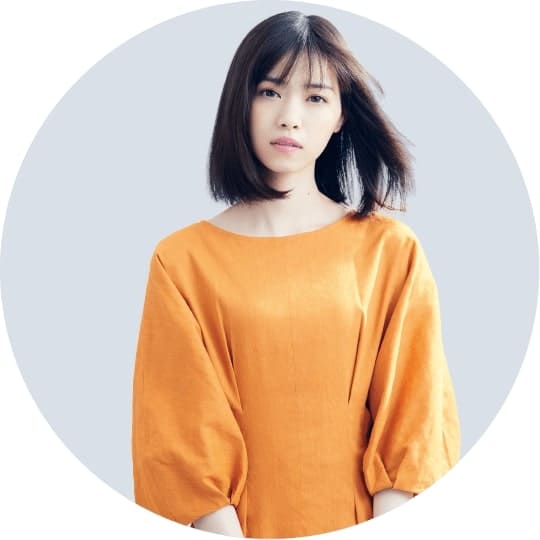 メメマールのデイライトキャメルを着用した西野七瀬の写真