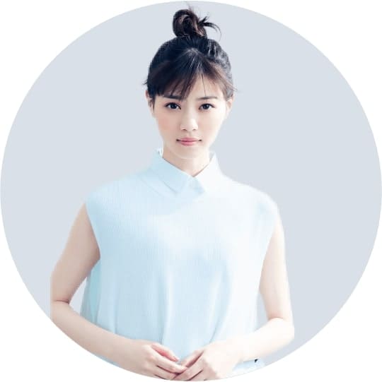 メメマールのナイトコーラルを着用した西野七瀬の写真